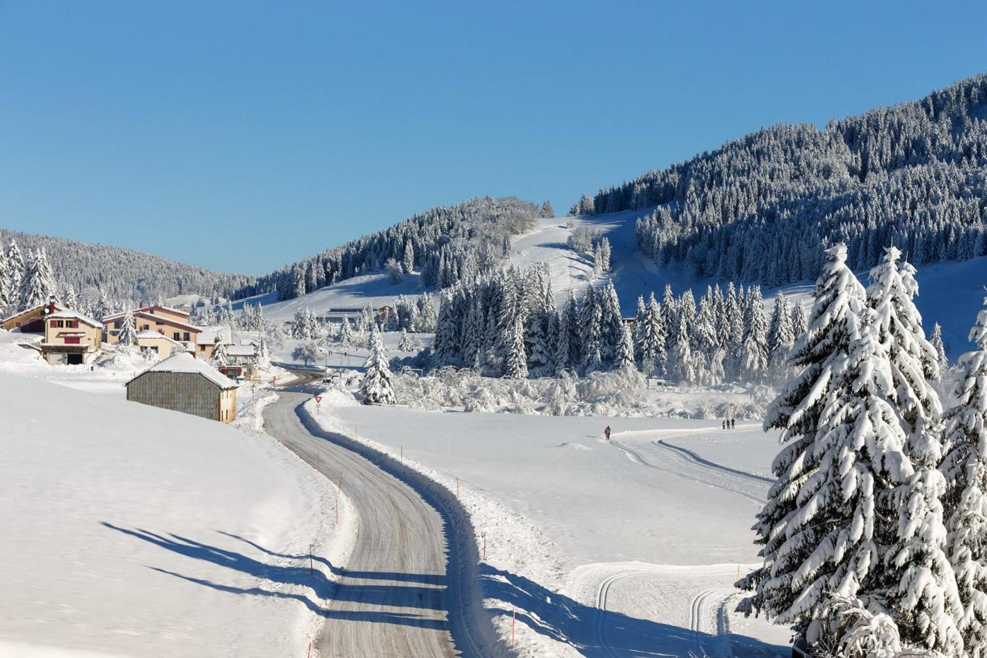 Charmant T2 De Montagne A La Station Des Rousses Avec Balcon Et Garage 레루스 외부 사진